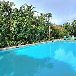raja-gardens-hotel.hotelsseminyak.net/